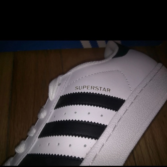 Adidas Original Superstar - Picture 5 of 11